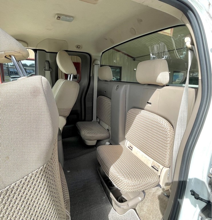 2014 Nissan Frontier Image 10