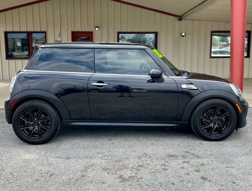 2013 MINI Cooper Image 4