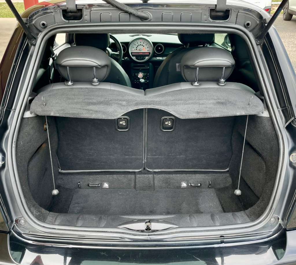 2013 MINI Cooper Image 7