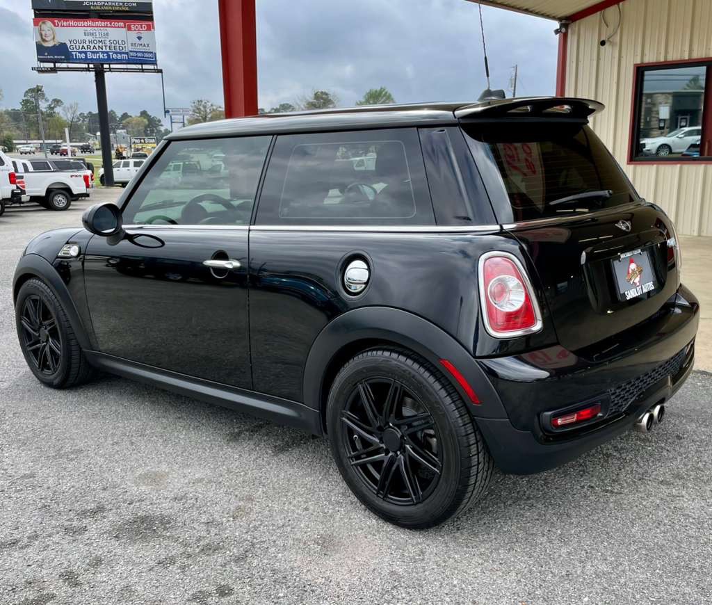2013 MINI Cooper Image 19