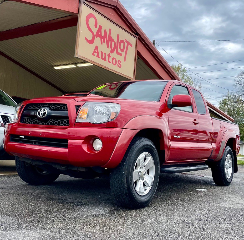 2011 Toyota Tacoma Image 1