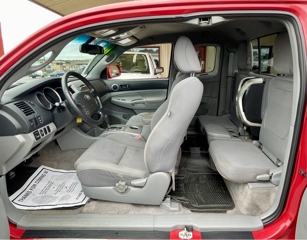 2011 Toyota Tacoma Image 12