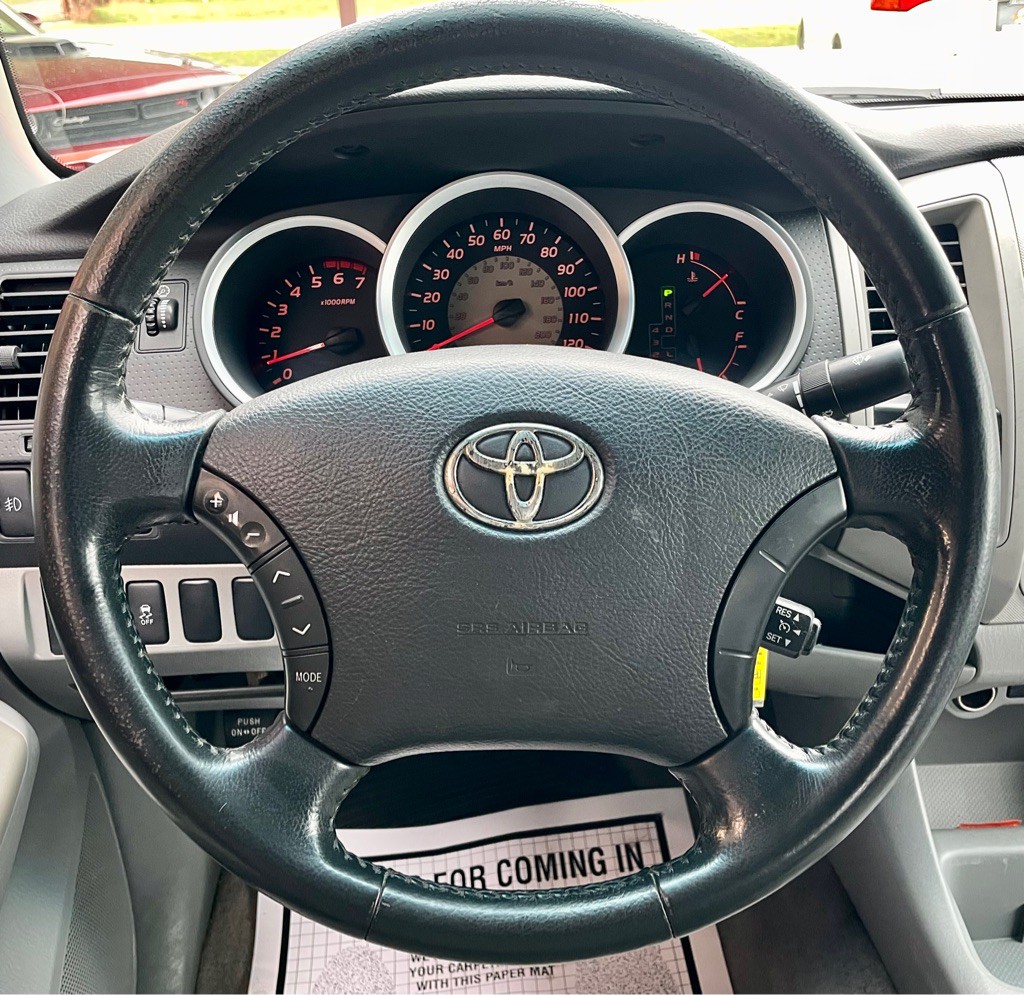 2011 Toyota Tacoma Image 13