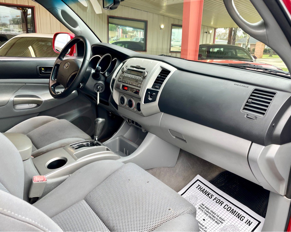 2011 Toyota Tacoma Image 21