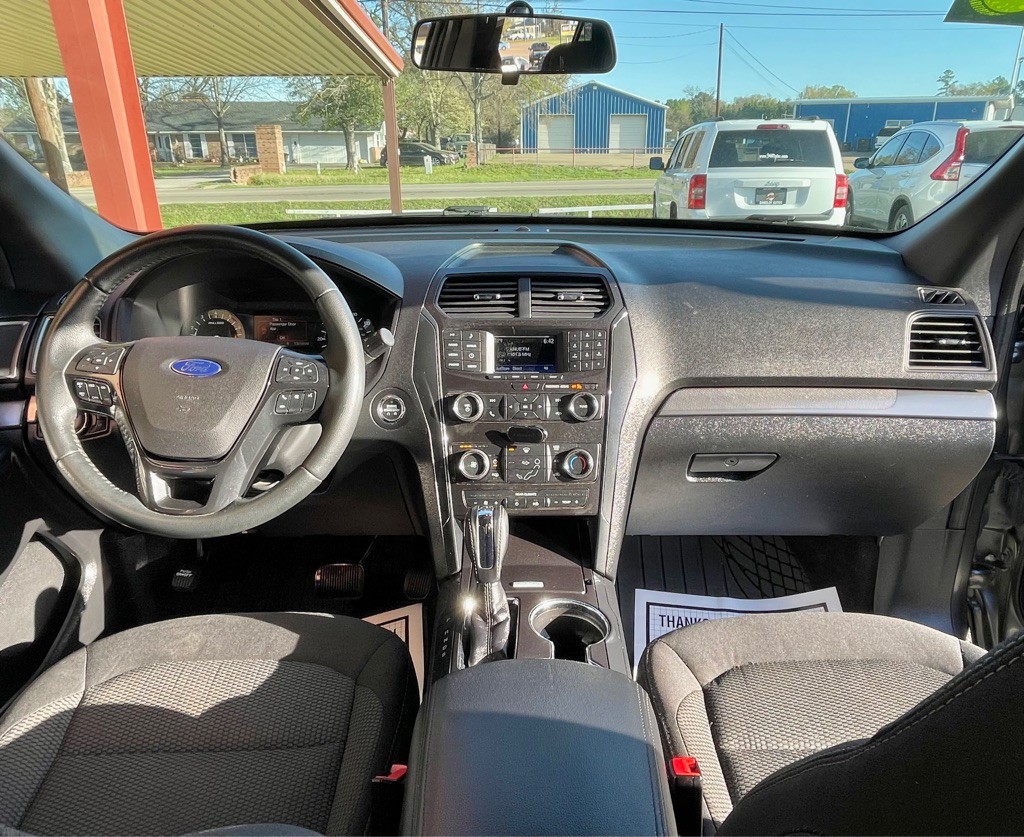 2018 Ford Explorer Image 8