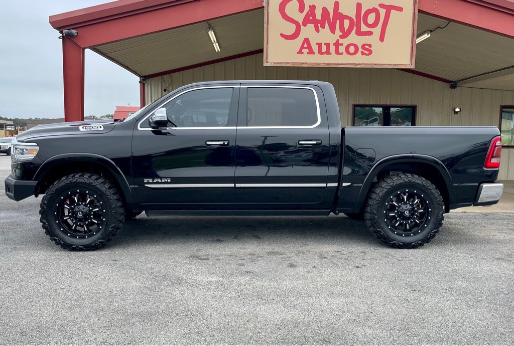 2022 RAM 1500 Image 2