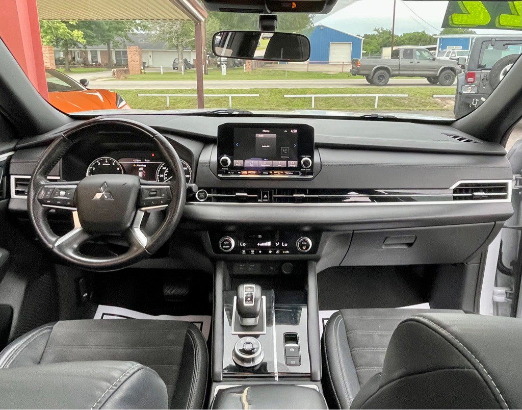 2022 Mitsubishi Outlander Image 8