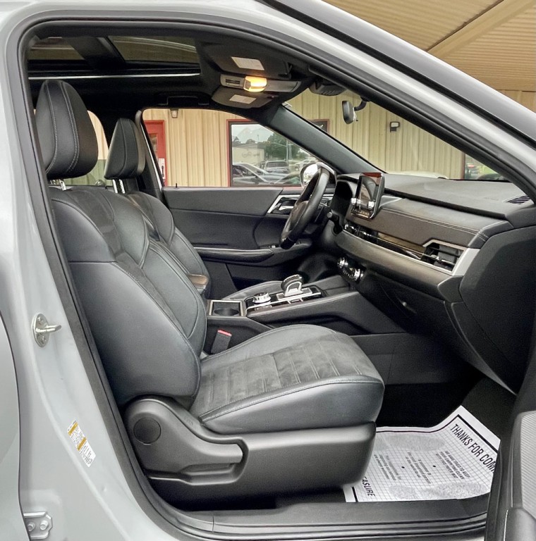 2022 Mitsubishi Outlander Image 22