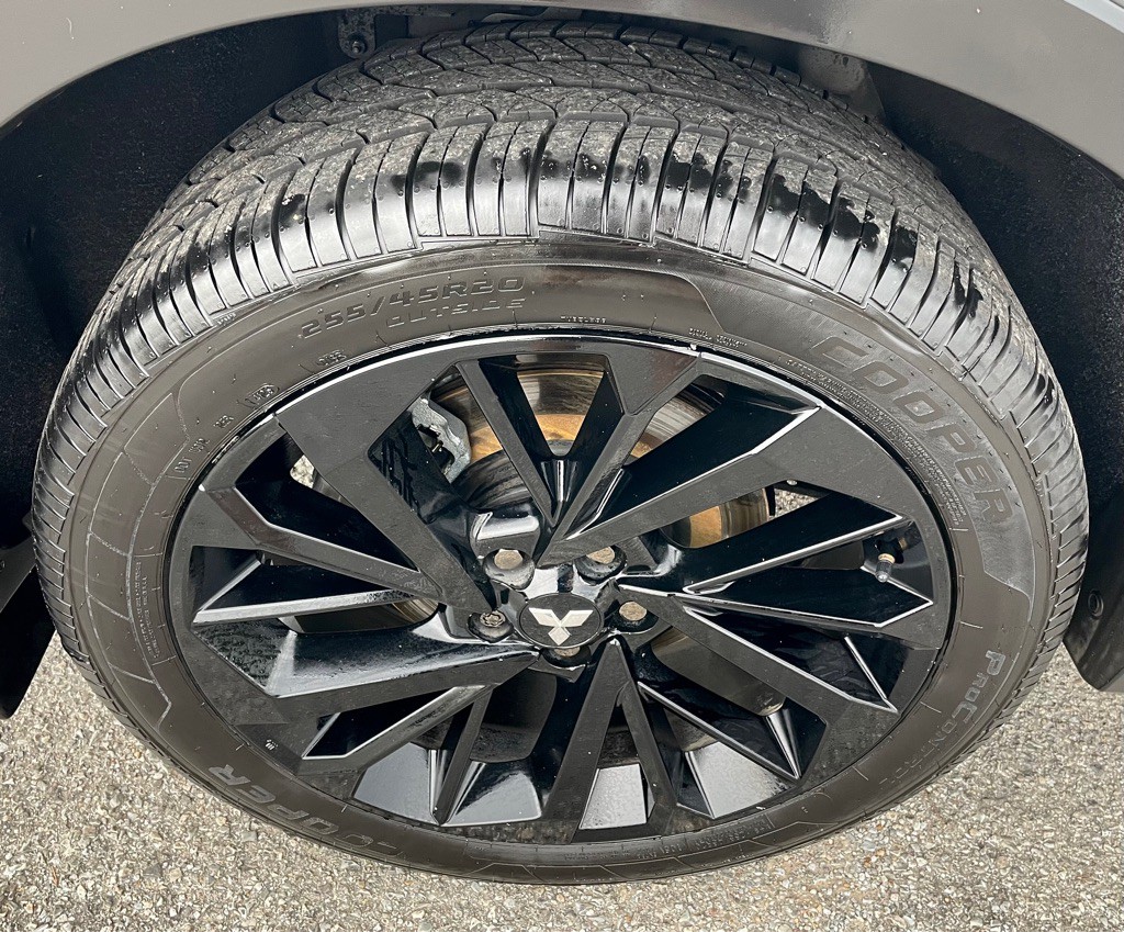 2022 Mitsubishi Outlander Image 24