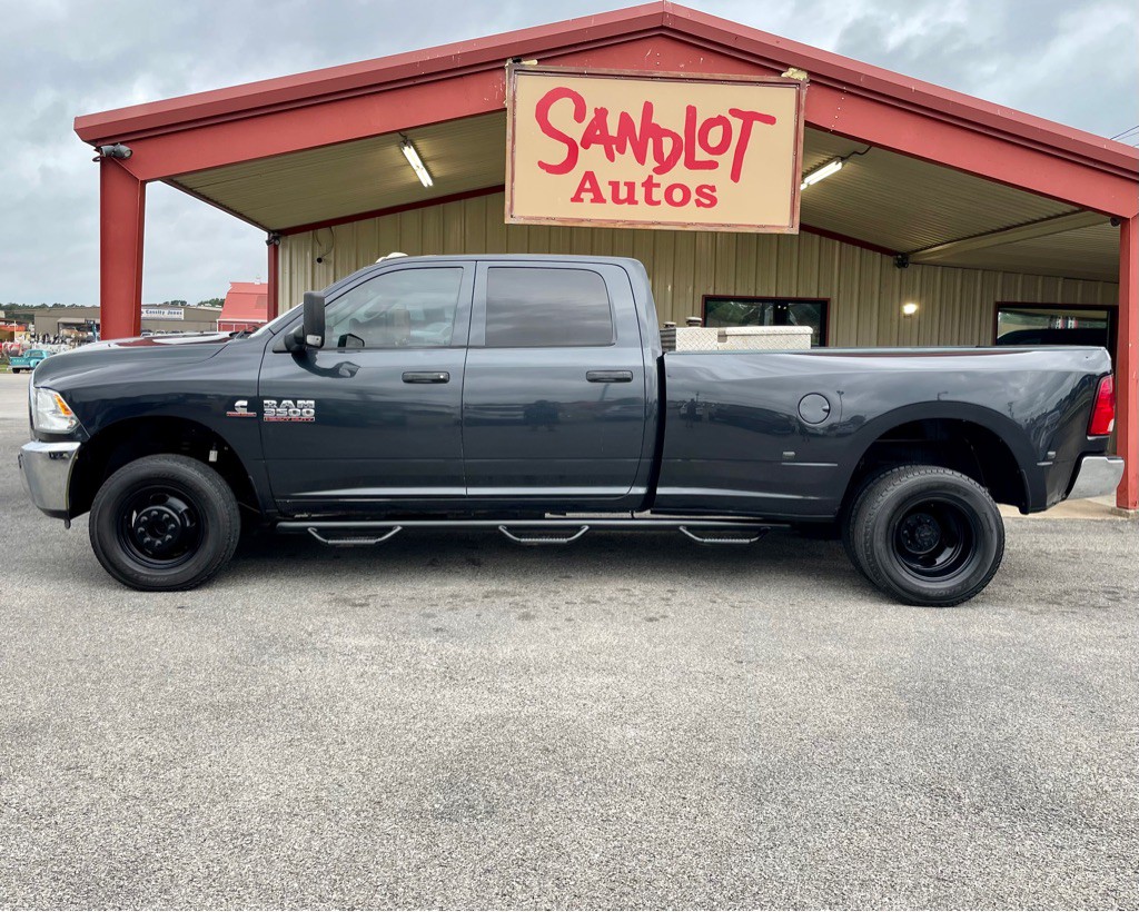 2017 RAM 3500 Image 2
