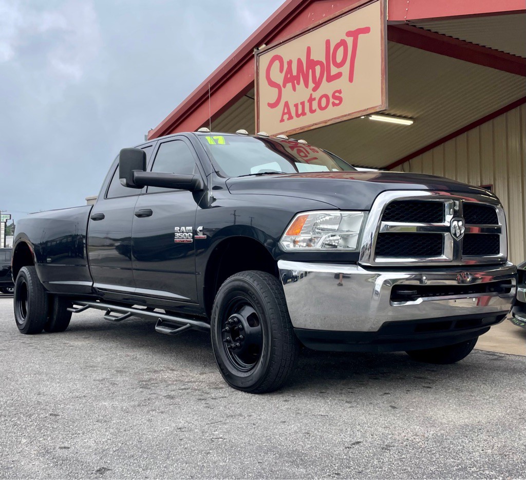2017 RAM 3500 Image 3