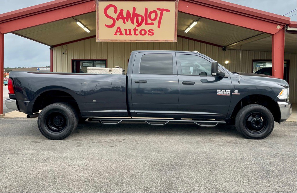 2017 RAM 3500 Image 4