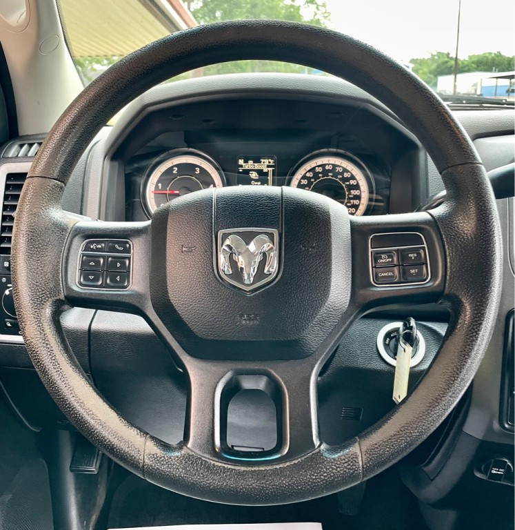2017 RAM 3500 Image 12