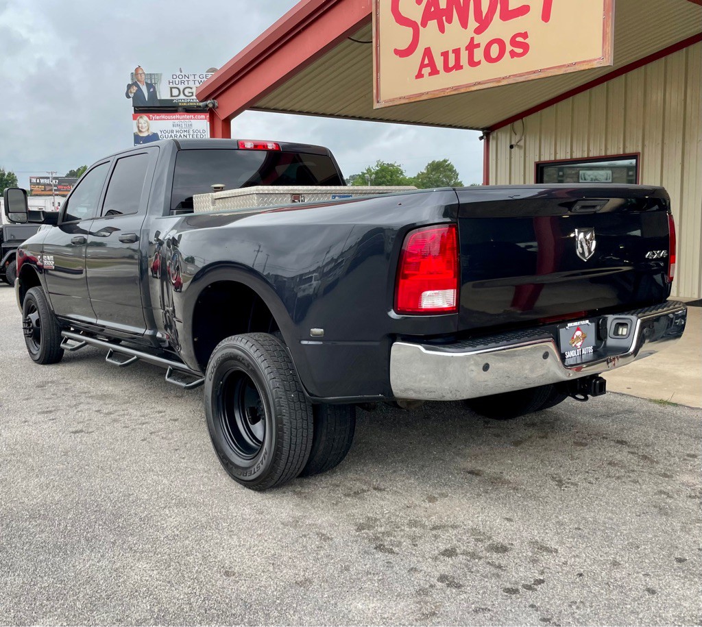 2017 RAM 3500 Image 14