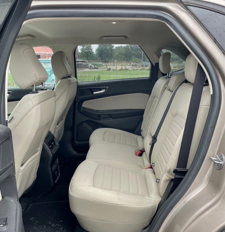 2020 Ford Edge Image 7