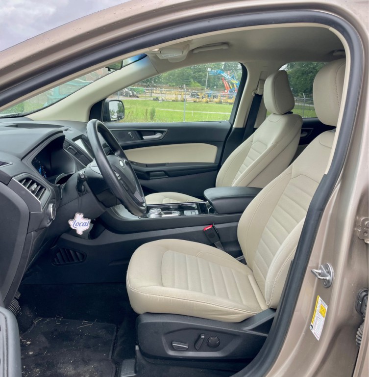 2020 Ford Edge Image 8