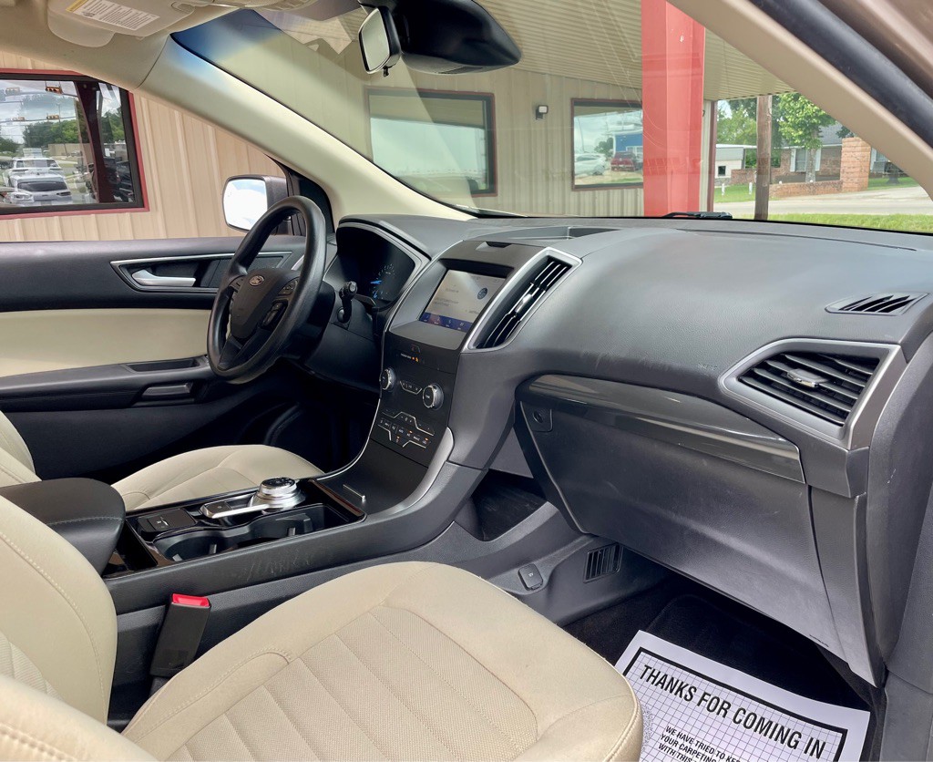 2020 Ford Edge Image 32