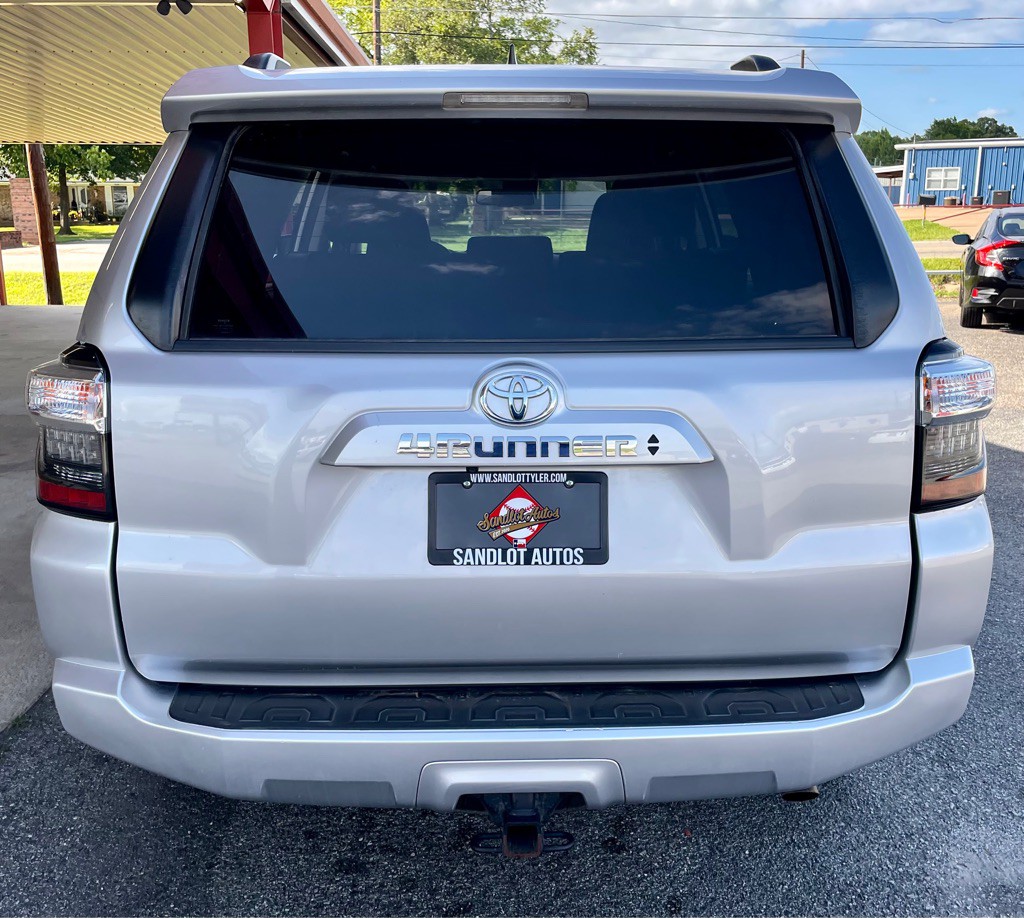 2021 Toyota 4Runner Image 6