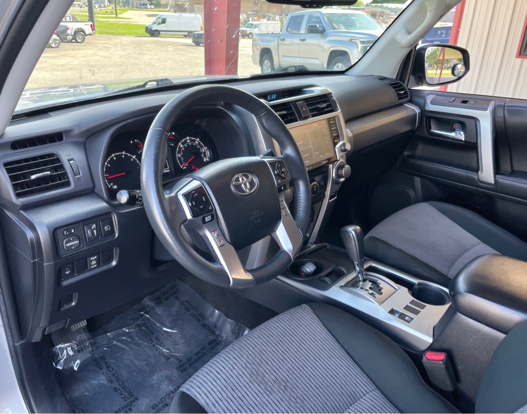 2021 Toyota 4Runner Image 9