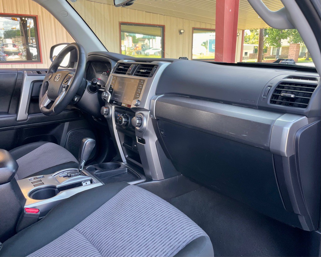2021 Toyota 4Runner Image 19