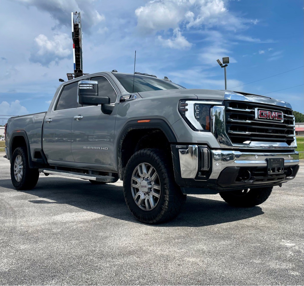 2024 GMC Sierra Image 3