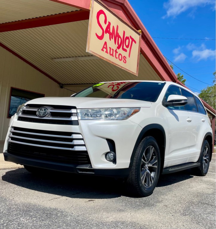 2018 Toyota Highlander Image 1