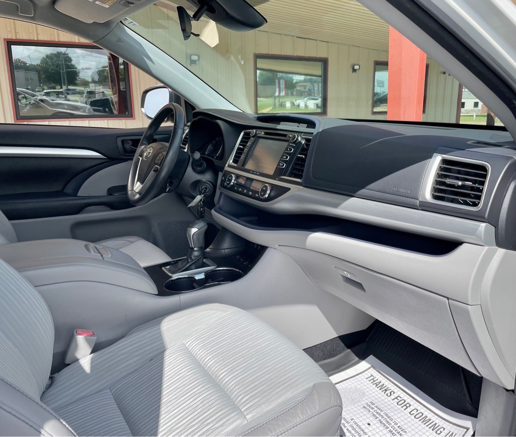 2018 Toyota Highlander Image 20