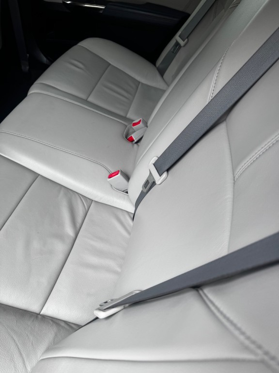 2013 Toyota Avalon Image 12