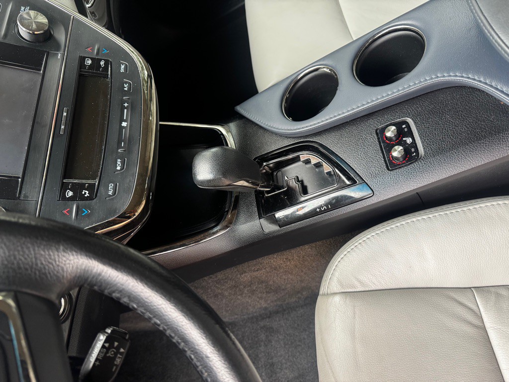 2013 Toyota Avalon Image 16