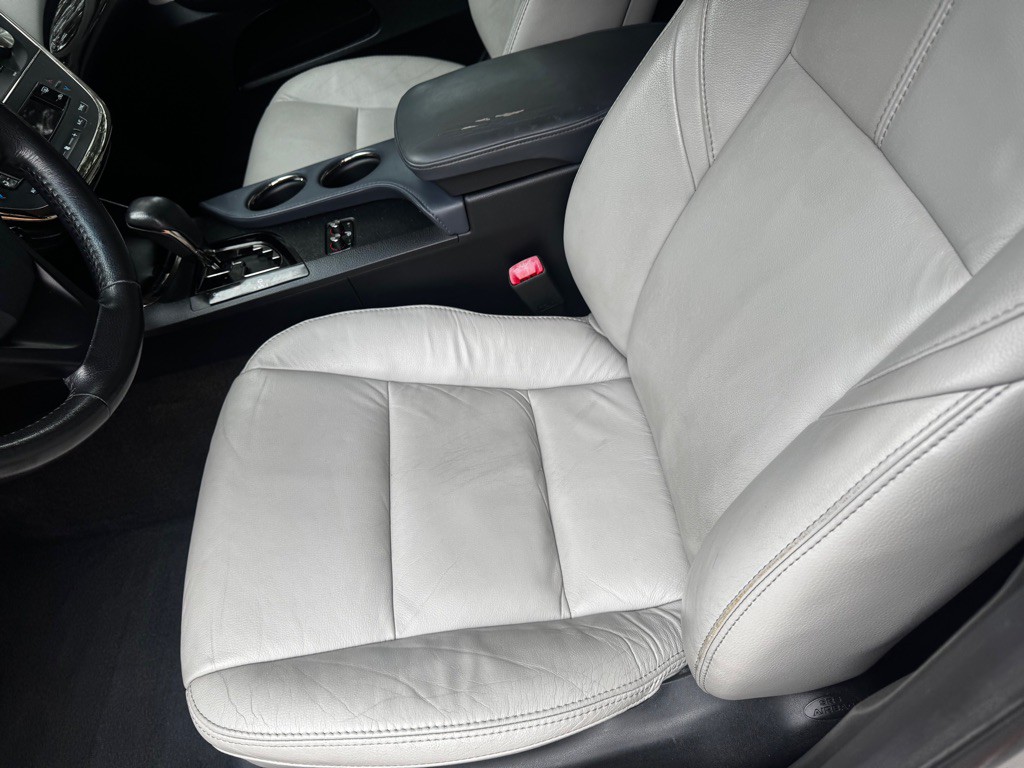 2013 Toyota Avalon Image 17