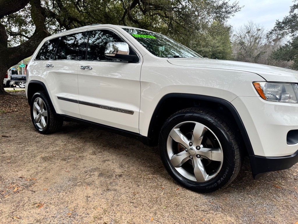 2011 Jeep Grand Cherokee Image 3