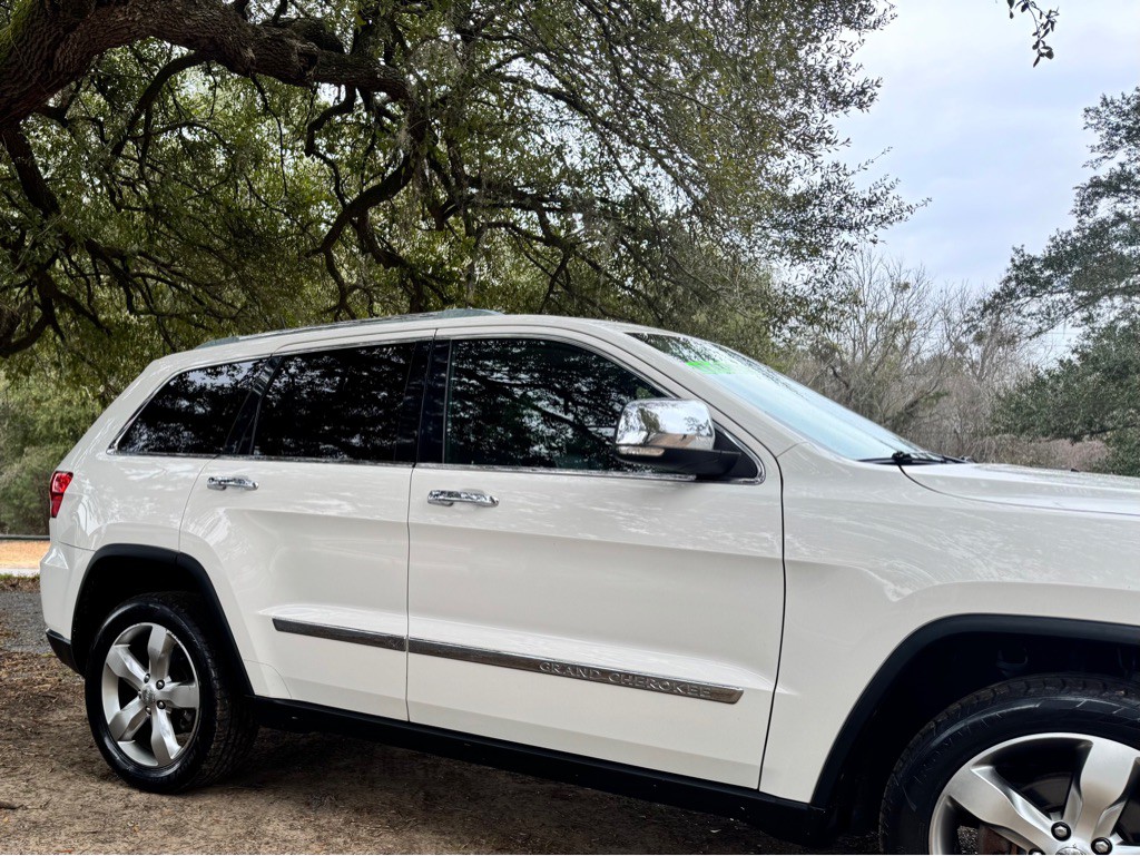 2011 Jeep Grand Cherokee Image 4