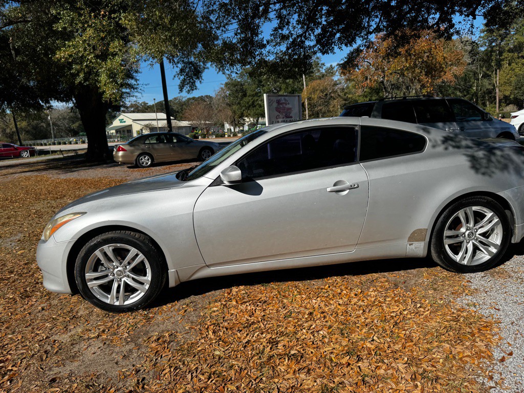 2010 INFINITI G37 Image 4