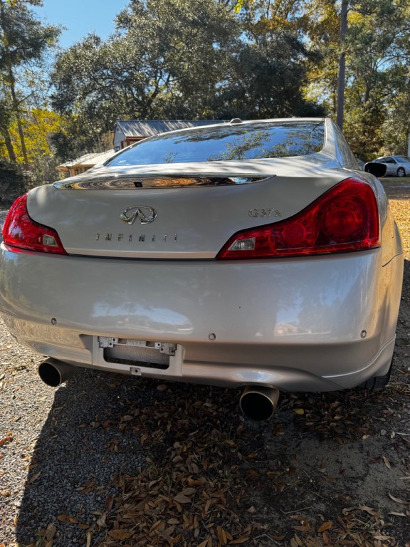 2010 INFINITI G37 Image 6