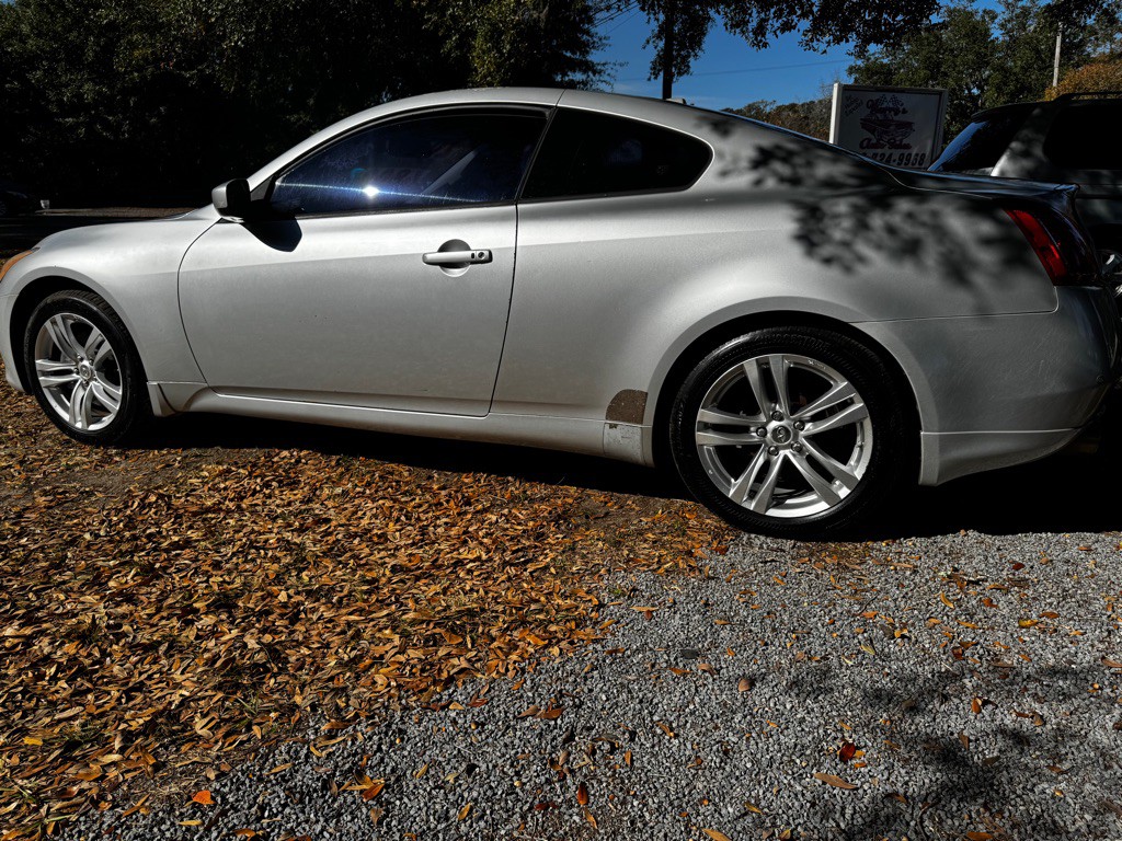 2010 INFINITI G37 Image 8