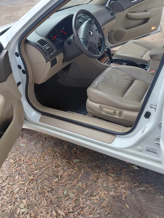 2004 Honda Accord Image 6