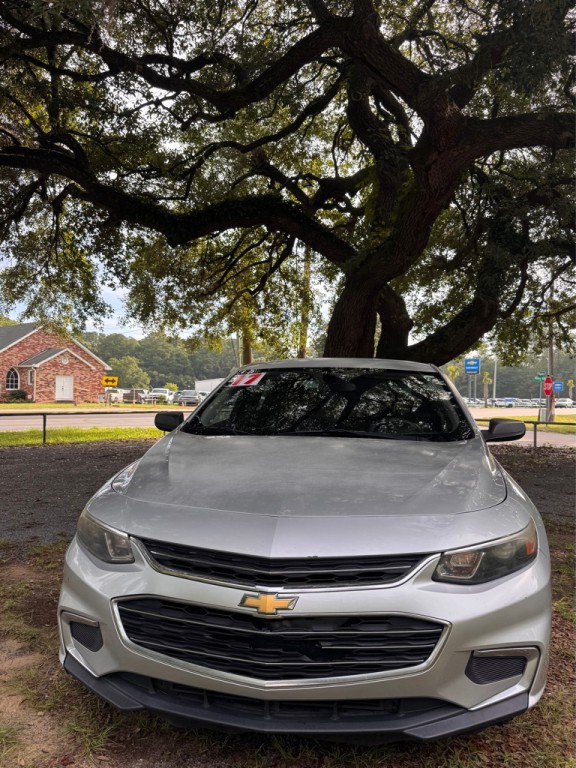 2017 Chevrolet Malibu Image 1
