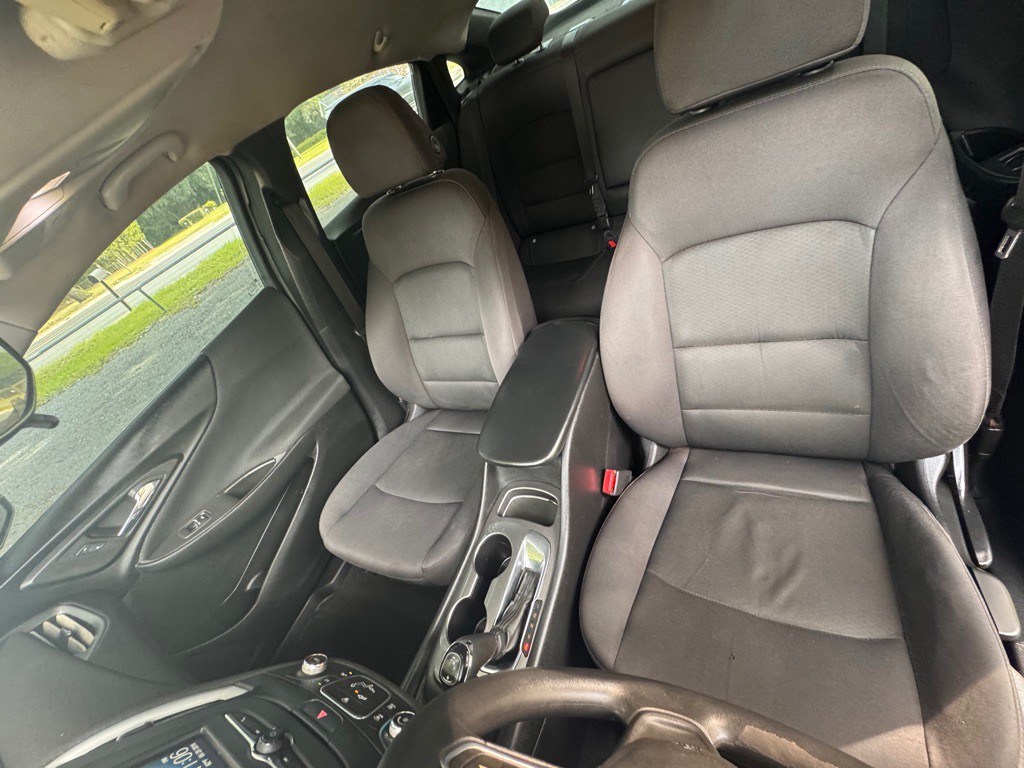 2017 Chevrolet Malibu Image 13