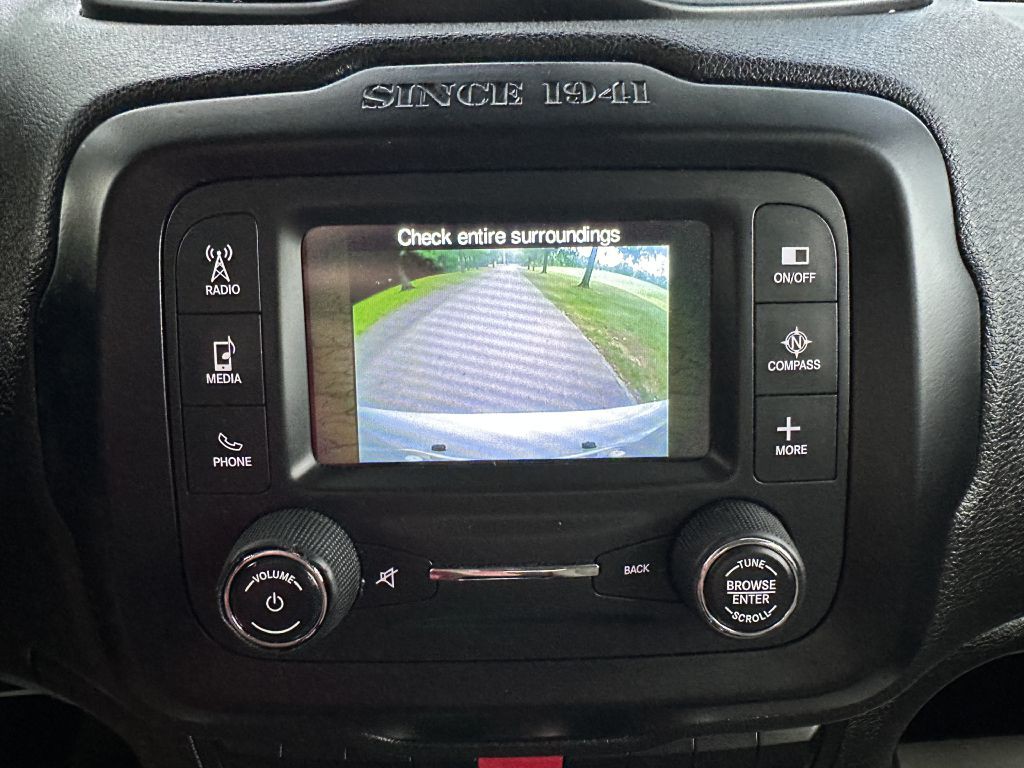 2015 Jeep Renegade Image 14