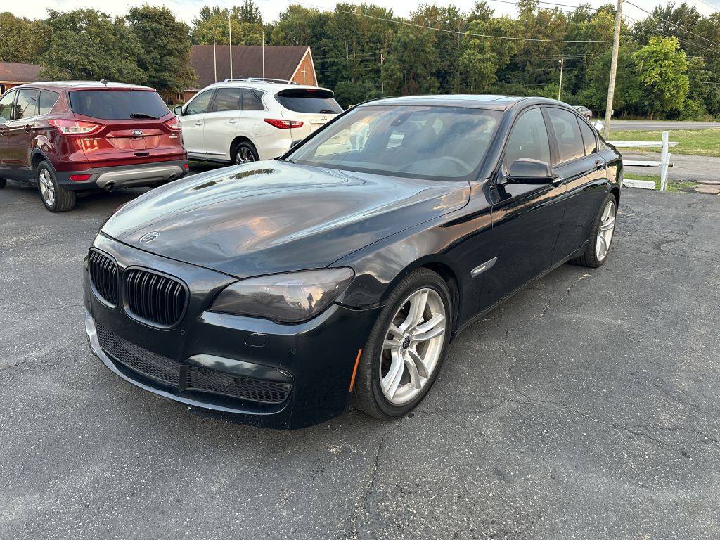 2011 BMW 7 Series Image 2