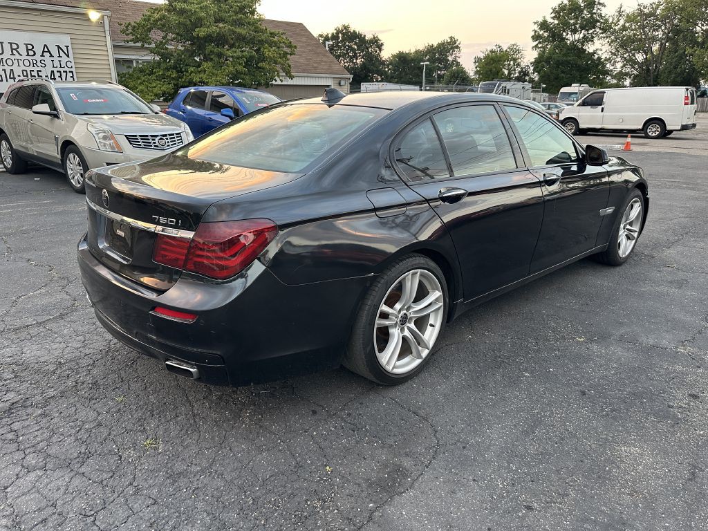 2011 BMW 7 Series Image 3