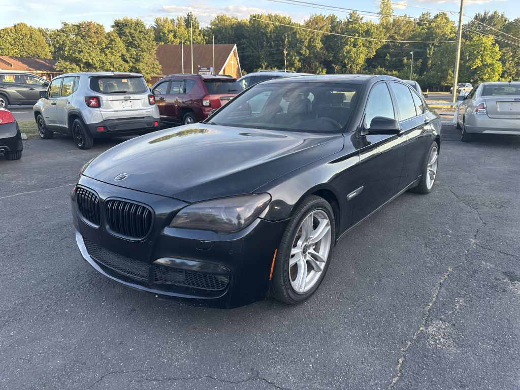 2011 BMW 7 Series Image 2