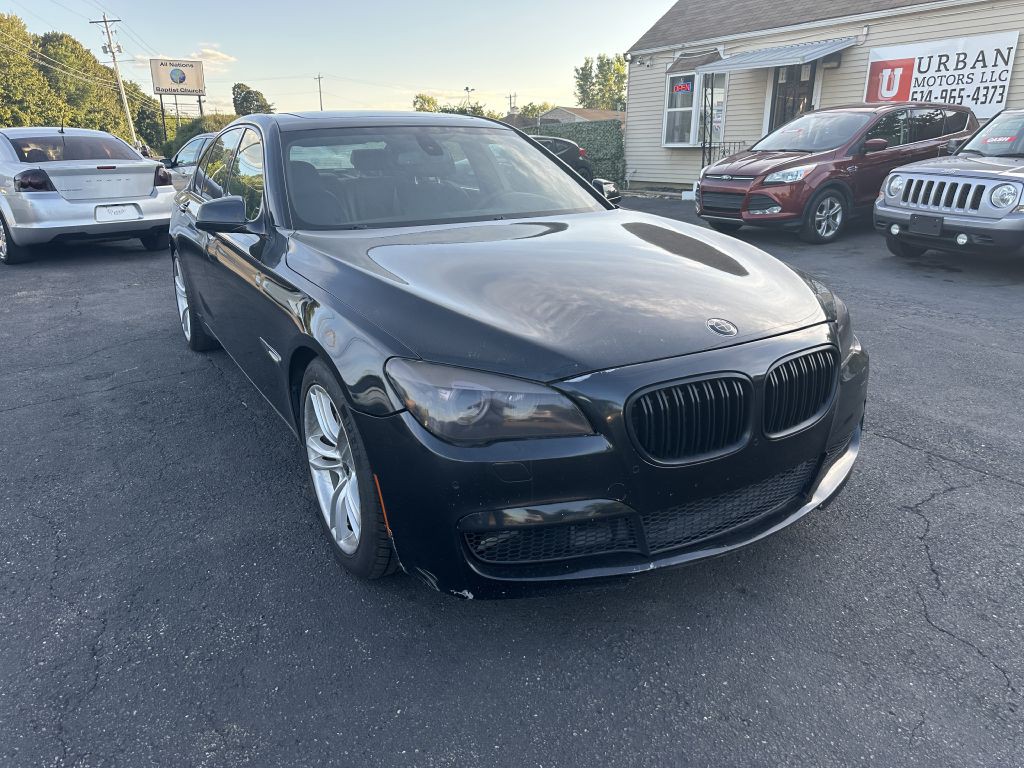 2011 BMW 7 Series Image 3