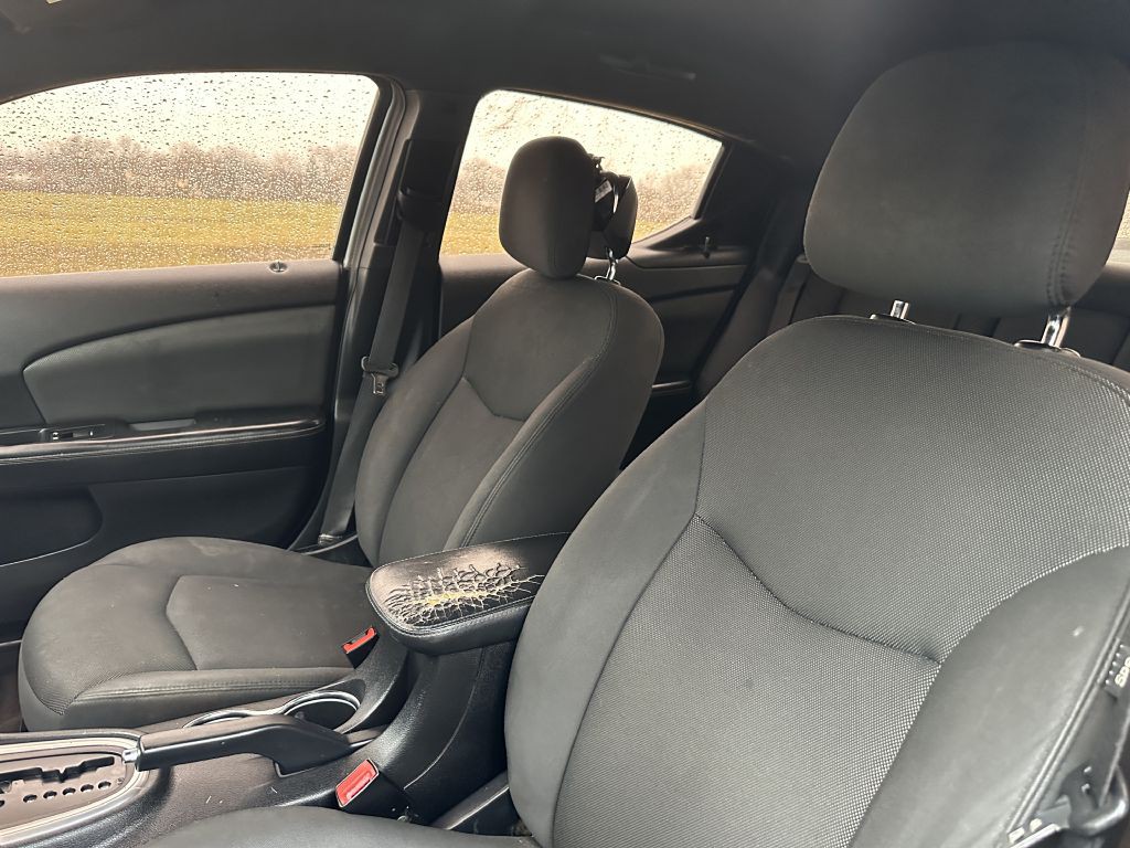 2012 Dodge Avenger Image 18