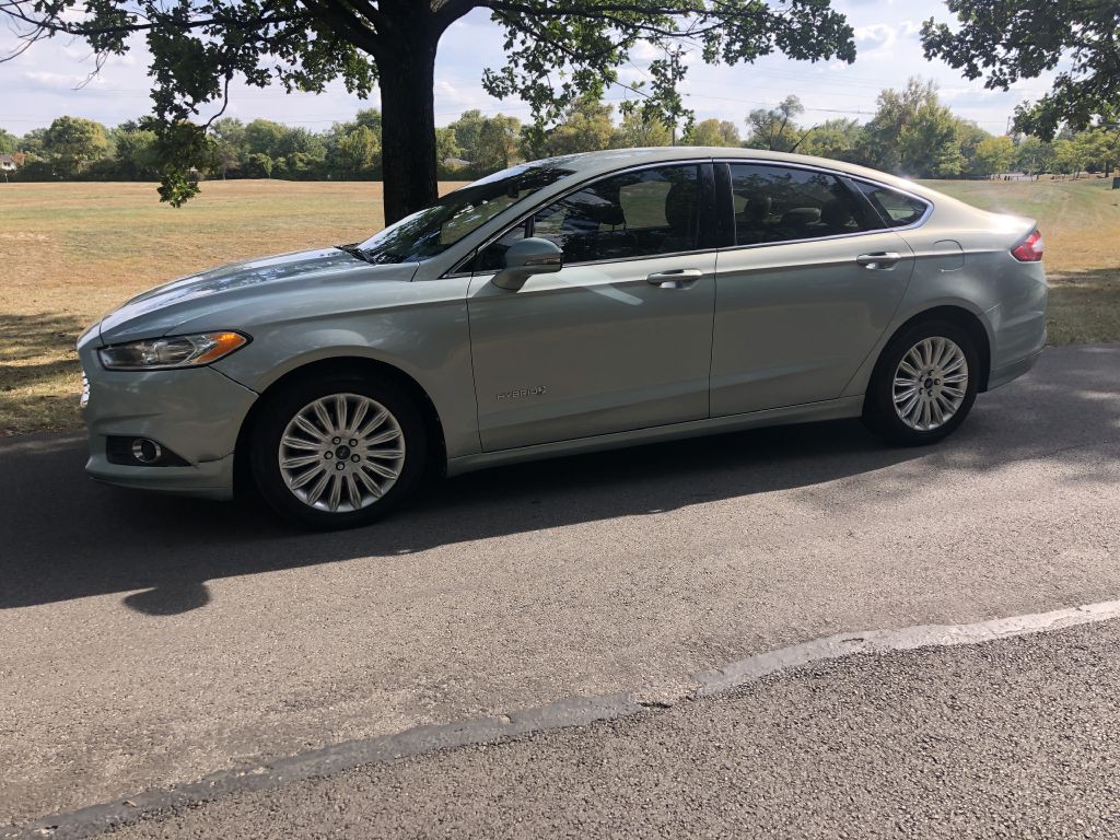 2013 Ford Fusion Image 2