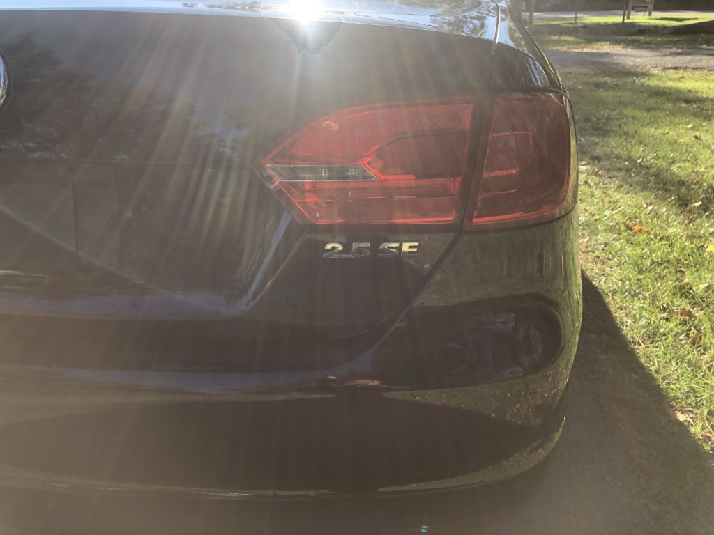 2012 Volkswagen Jetta Image 12