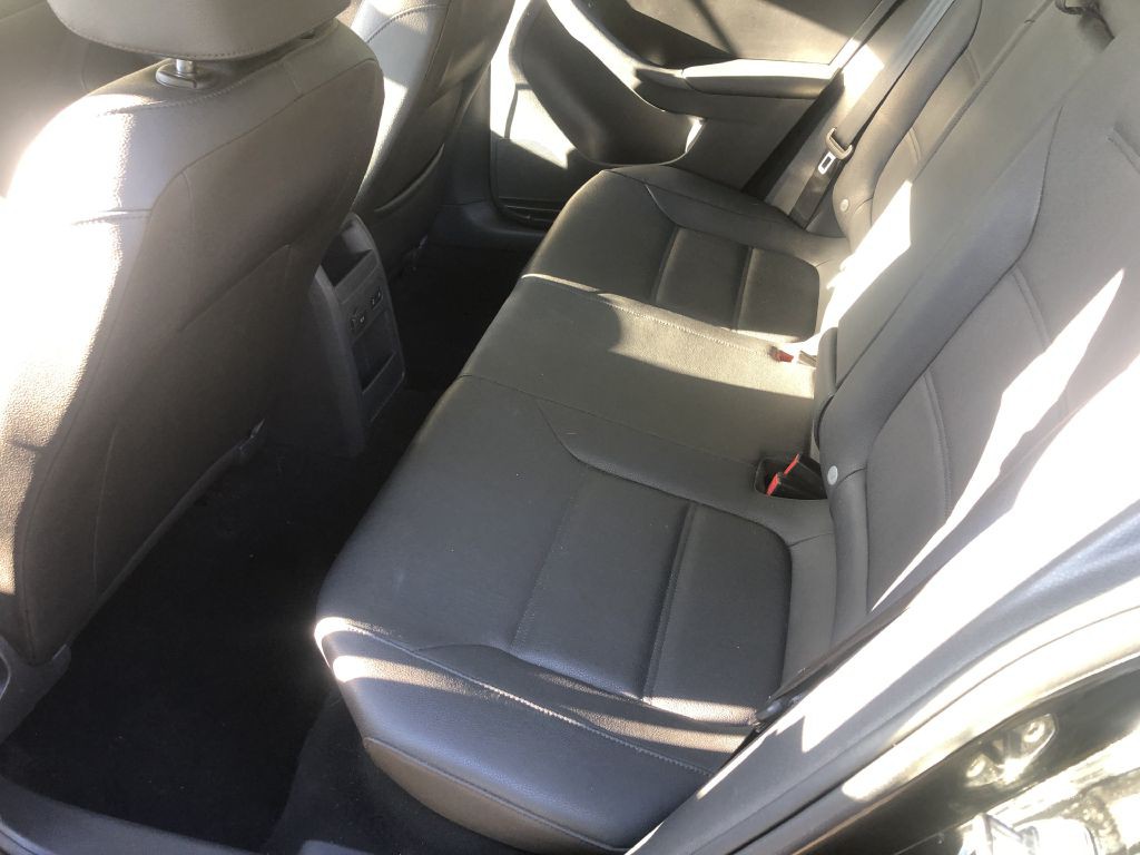2012 Volkswagen Jetta Image 24