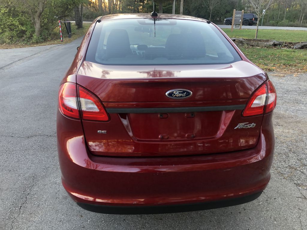 2013 Ford Fiesta Image 5