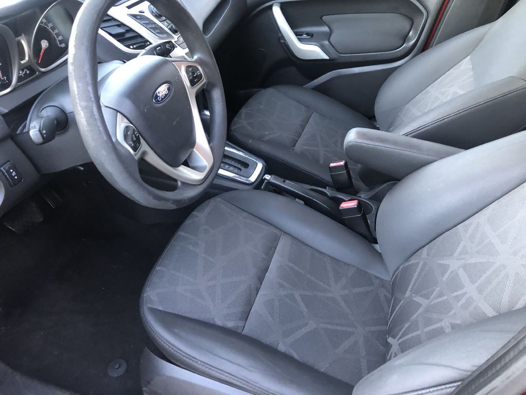 2013 Ford Fiesta Image 18