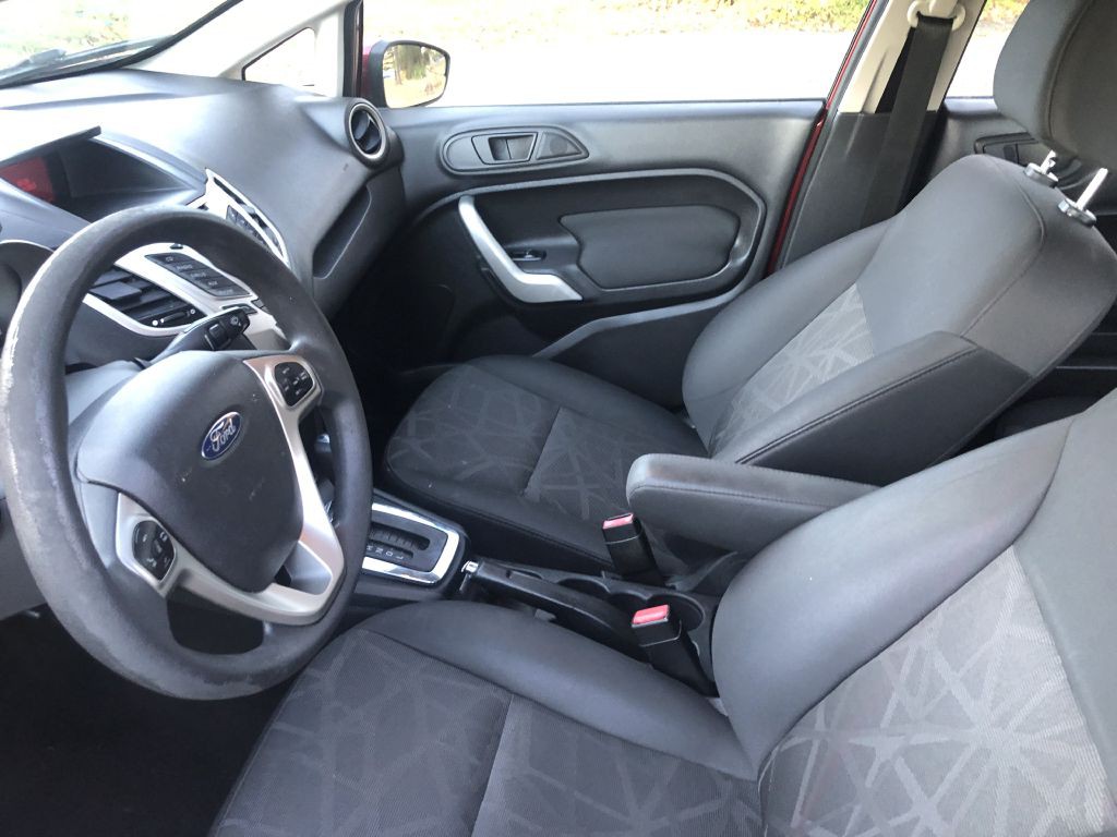 2013 Ford Fiesta Image 19